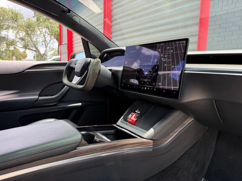 Used 2023 Tesla Model X AWD/4WD image 33