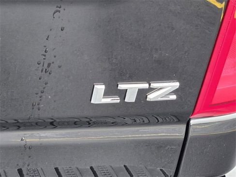Used 2022 Chevrolet Silverado 2500 LTZ w/ LTZ Convenience Package image 17