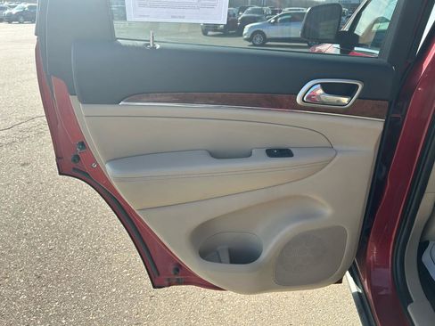 Used 2011 Jeep Grand Cherokee Limited w/ Trailer Tow Group IV image 13