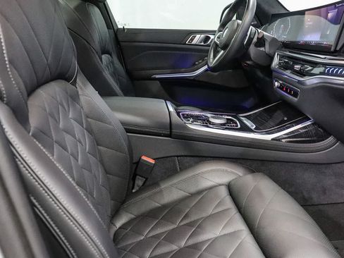 Used 2025 BMW X7 xDrive40i w/ M Sport Package AWD/4WD image 17