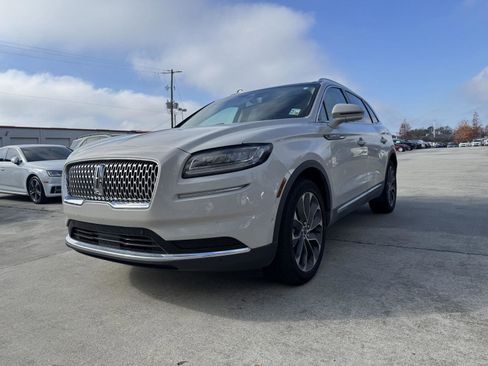 Used 2022 Lincoln Nautilus Reserve w/ Equipment Group 201A image 3