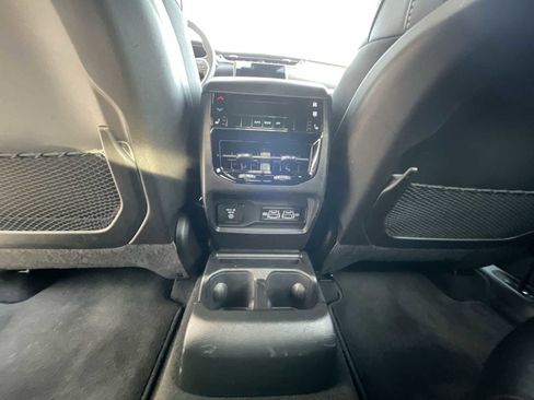 Used 2025 Jeep Grand Cherokee L Limited w/ Black Appearance Package image 20