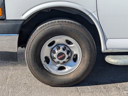 Used 2024 GMC Savana 2500 w/ Driver Convenience Package image 11