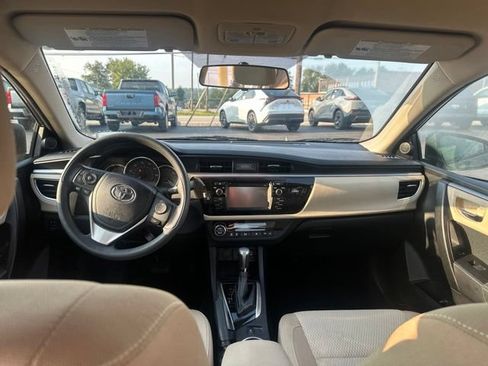 Used 2016 Toyota Corolla LE FWD image 10