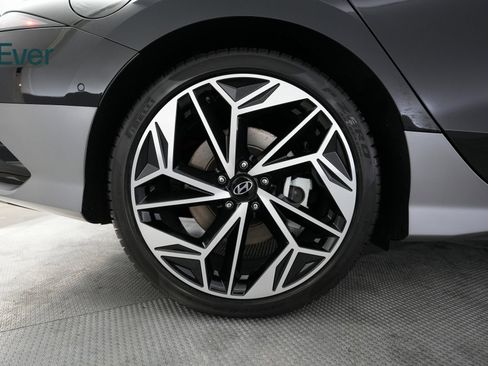 Used 2023 Hyundai Ioniq 6 Limited image 17