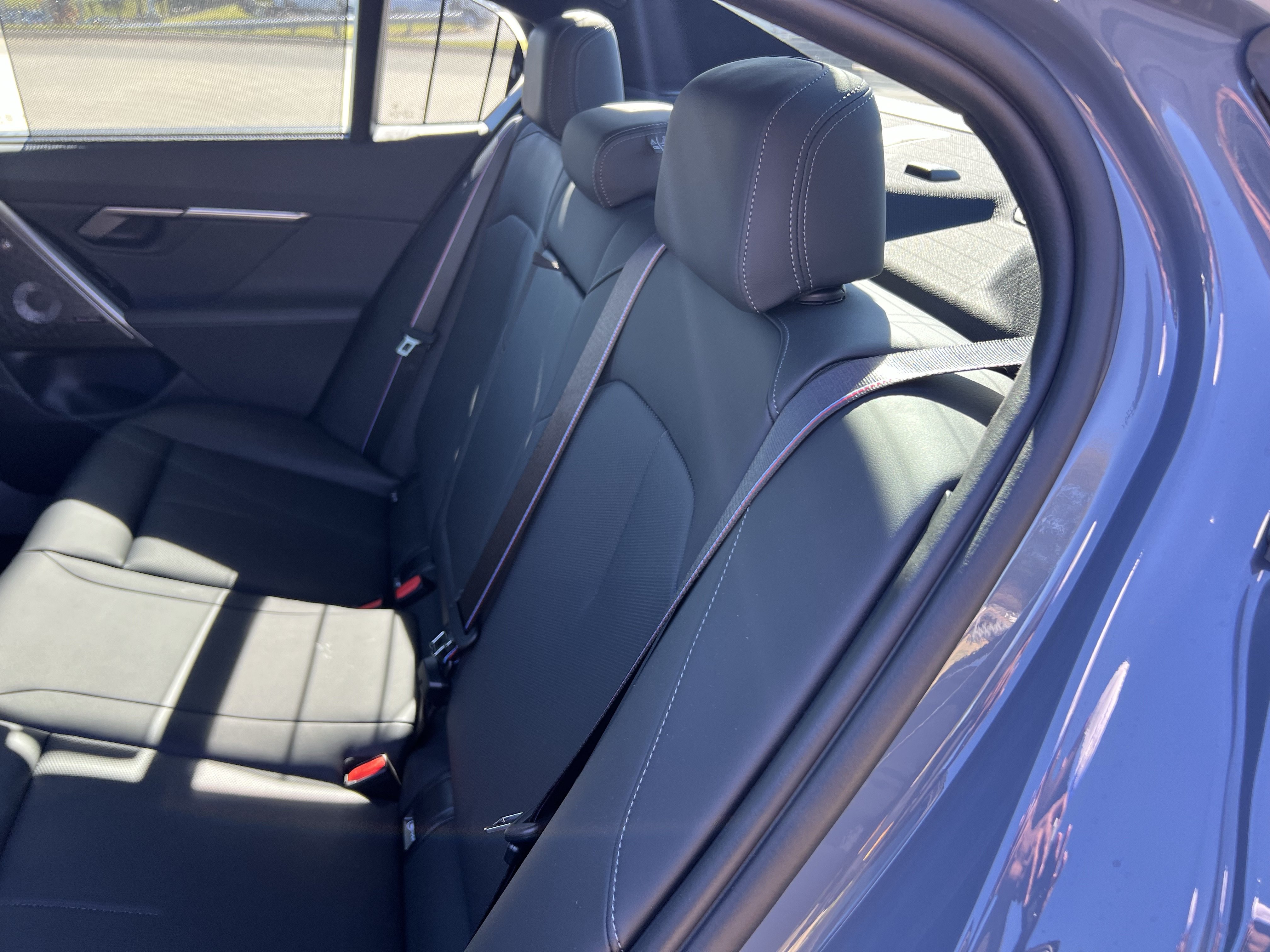 Used 2026 BMW M5 w/ Carbon Package AWD/4WD image 32