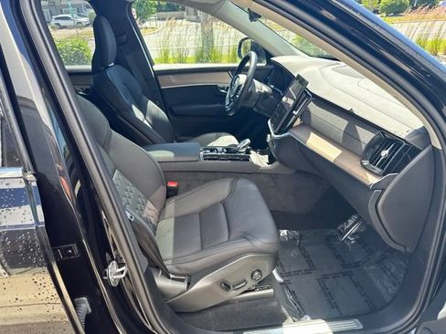 Certified 2025 Volvo XC90 B6 Plus AWD/4WD image 15