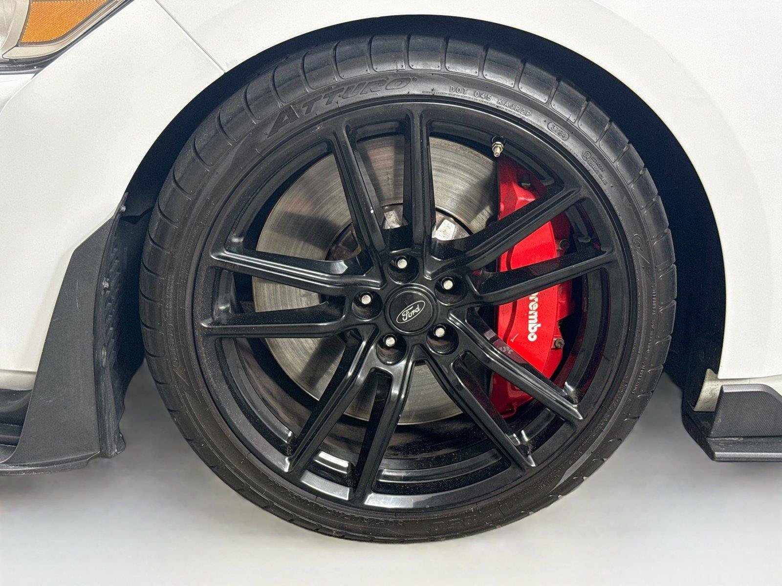 Used 2021 Ford Mustang Shelby GT500 w/ Technology Package RWD image 32
