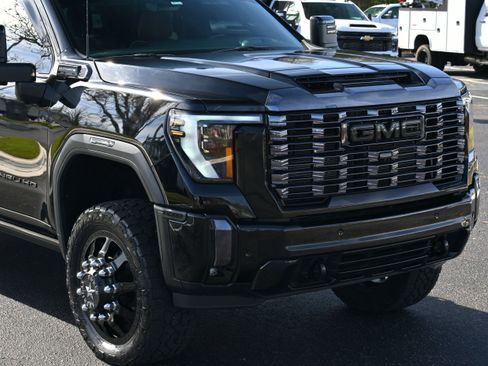 Used 2024 GMC Sierra 3500 Denali Ultimate image 33
