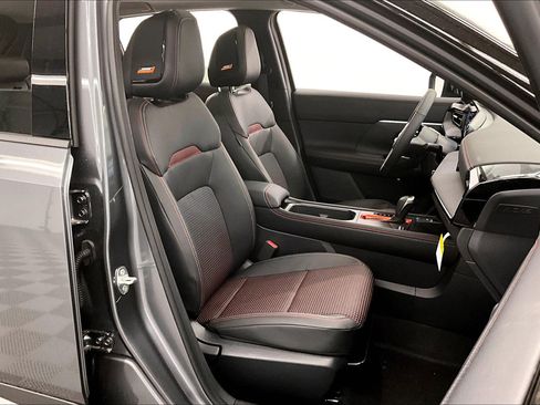 New 2025 Nissan Kicks SR w/ SR Premium Package FWD image 75