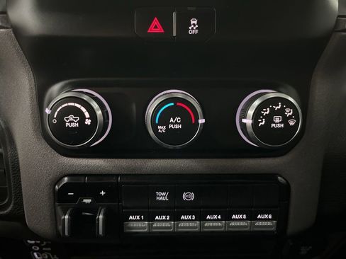 Used 2022 RAM 2500 Tradesman w/ Chrome Appearance Group image 32