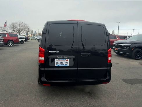 Used 2019 Mercedes-Benz Metris Passenger image 6