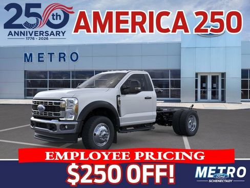 New 2025 Ford F550 4x4 Regular Cab Super Duty image 2