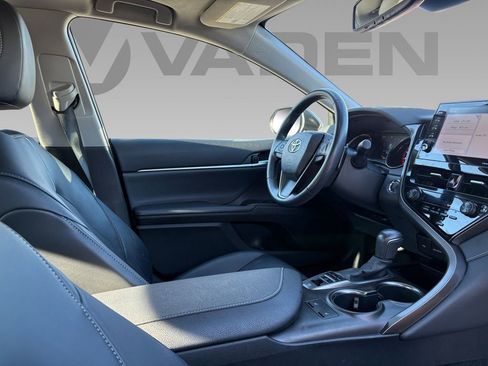 Used 2022 Toyota Camry XSE image 8