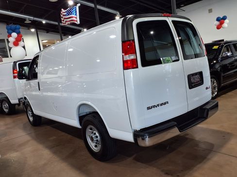 Used 2025 GMC Savana 2500 w/ Driver Convenience Package RWD image 4