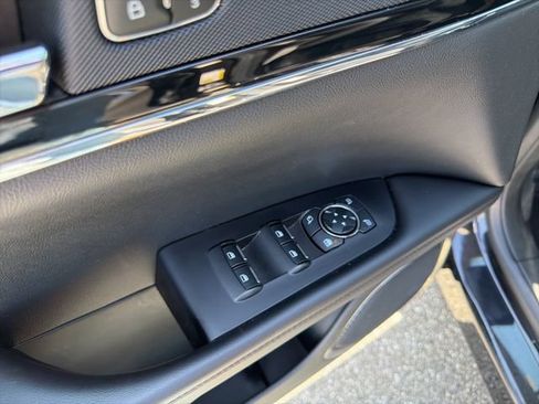Used 2023 Lincoln Nautilus AWD w/ Premium Package image 12