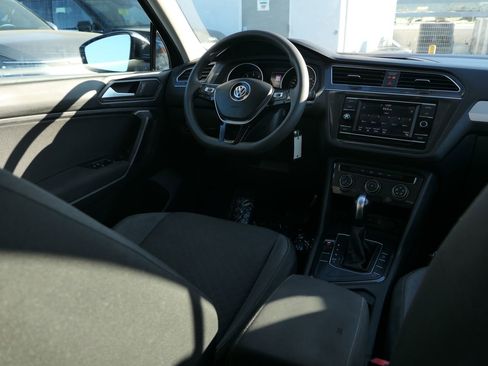Used 2021 Volkswagen Tiguan S image 31