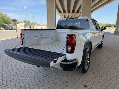 New 2026 GMC Sierra 1500 SLE image 8