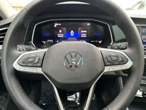 Used 2024 Volkswagen Jetta SE w/ Panoramic Sunroof Package image 24