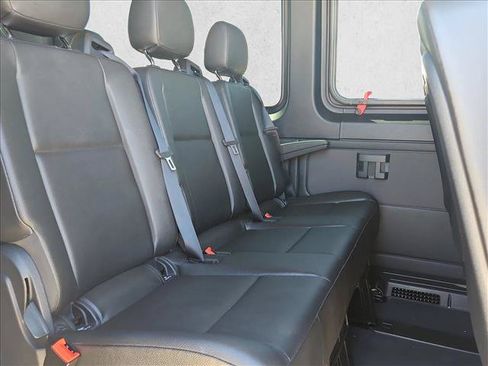 Used 2024 Mercedes-Benz Sprinter 2500 image 19