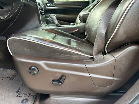 Used 2019 Jeep Grand Cherokee Overland image 40