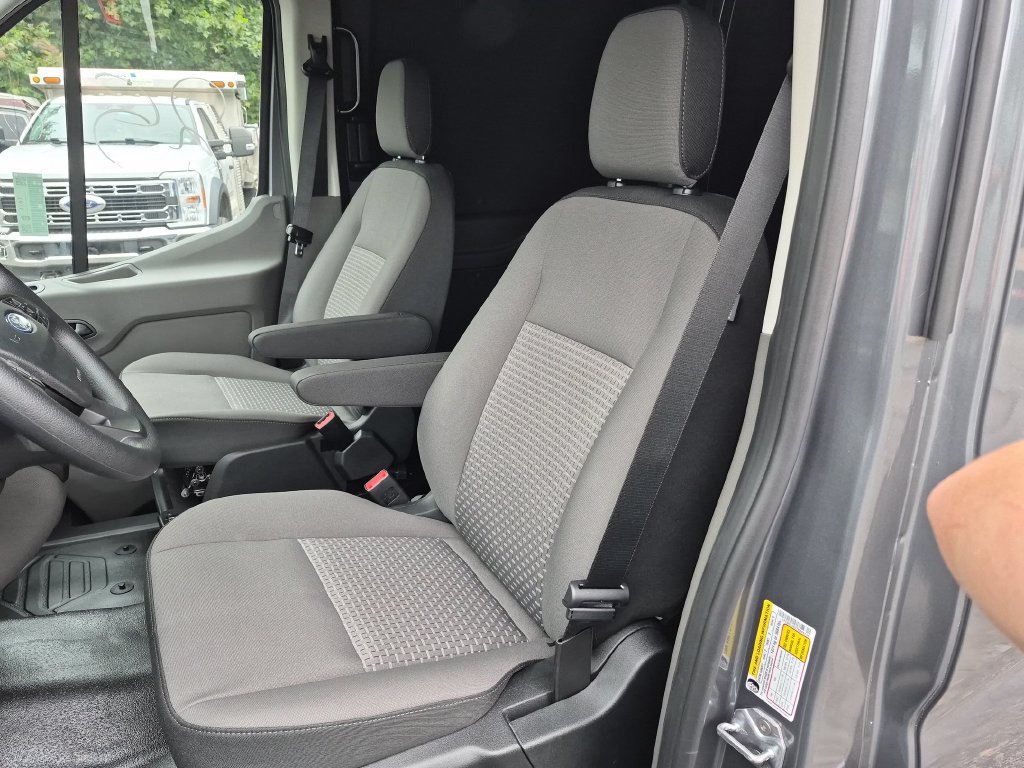 New 2026 Ford Transit 250 148 Medium Roof w/ Load Area Protection Package RWD image 12