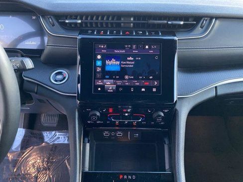 Certified 2024 Jeep Grand Cherokee L Laredo AWD/4WD image 17