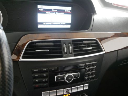 Used 2014 Mercedes-Benz C 250 Coupe image 22