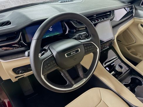 Used 2024 Jeep Grand Cherokee Limited 4xe w/ Luxury Tech Group II image 13