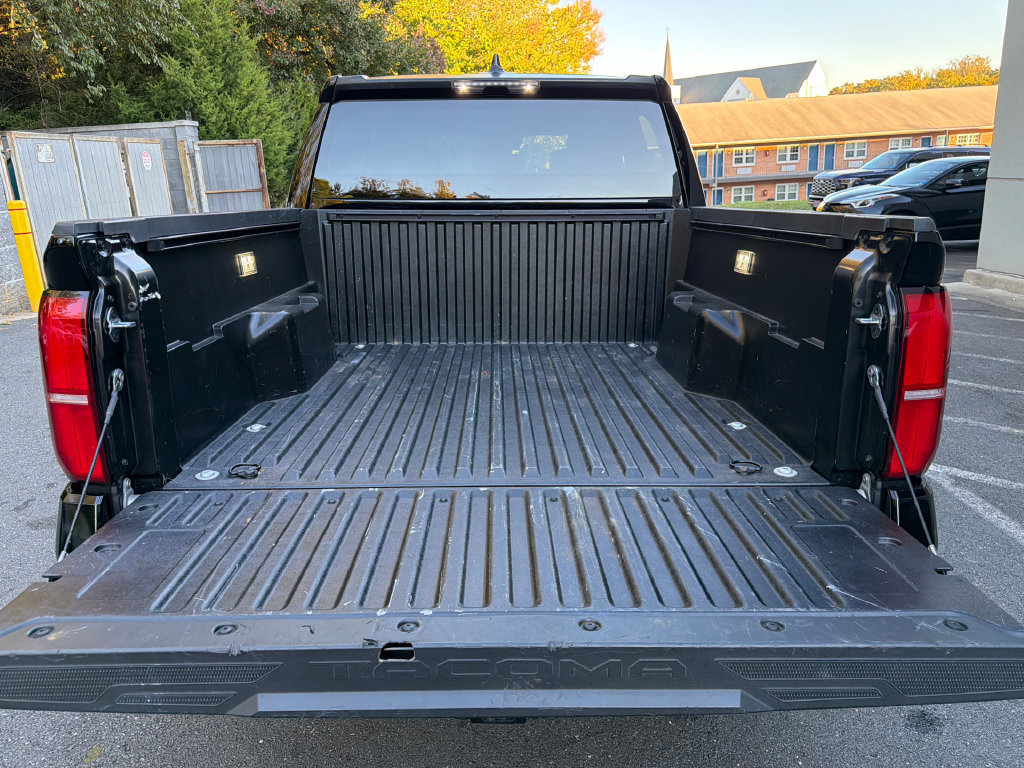 Used 2025 Toyota Tacoma SR5 AWD/4WD image 6
