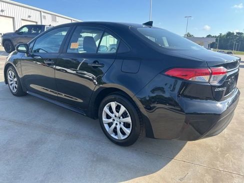 Used 2025 Toyota Corolla LE FWD image 6