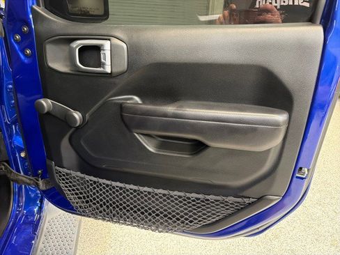 Used 2018 Jeep Wrangler Sport image 38