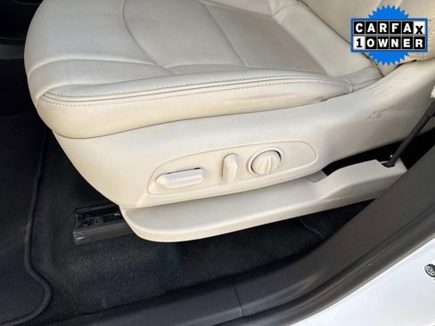 Used 2023 Buick Enclave Essence image 22