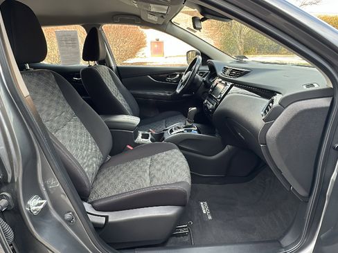 Certified 2022 Nissan Rogue Sport SV image 24