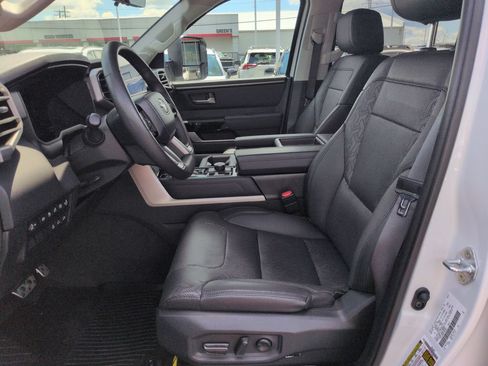 Used 2023 Toyota Tundra Limited w/ TRD Off-Road Package AWD/4WD image 9