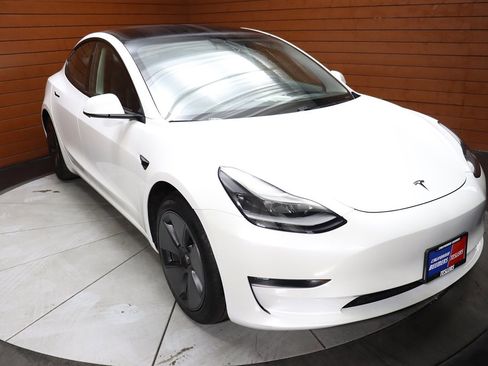 Used 2023 Tesla Model 3 Standard Range image 28