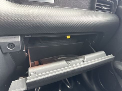 Used 2018 Ford Mustang Coupe image 23