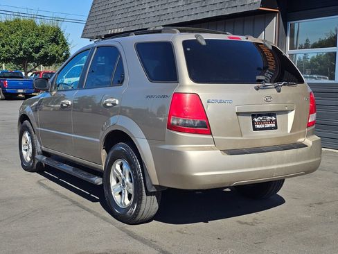 Used 2004 Kia Sorento 4WD image 3