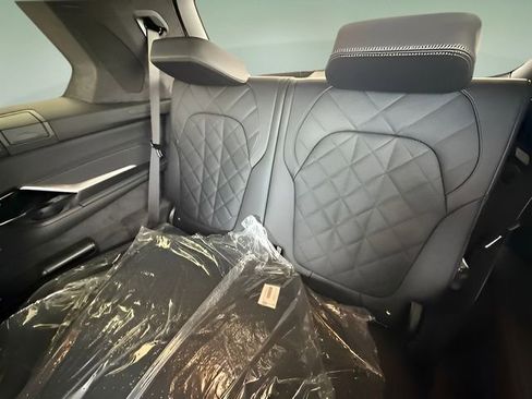 Used 2026 BMW X7 xDrive40i w/ M Sport Package image 32