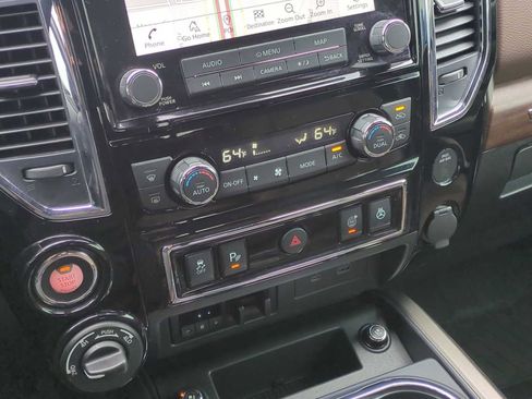 Used 2022 Nissan Titan Platinum Reserve w/ Moonroof Package image 18