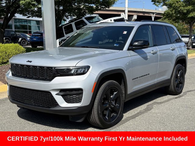 Certified 2025 Jeep Grand Cherokee Altitude AWD/4WD image 6