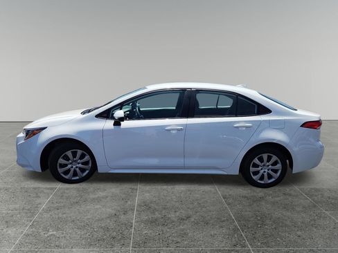 Certified 2025 Toyota Corolla LE FWD image 4