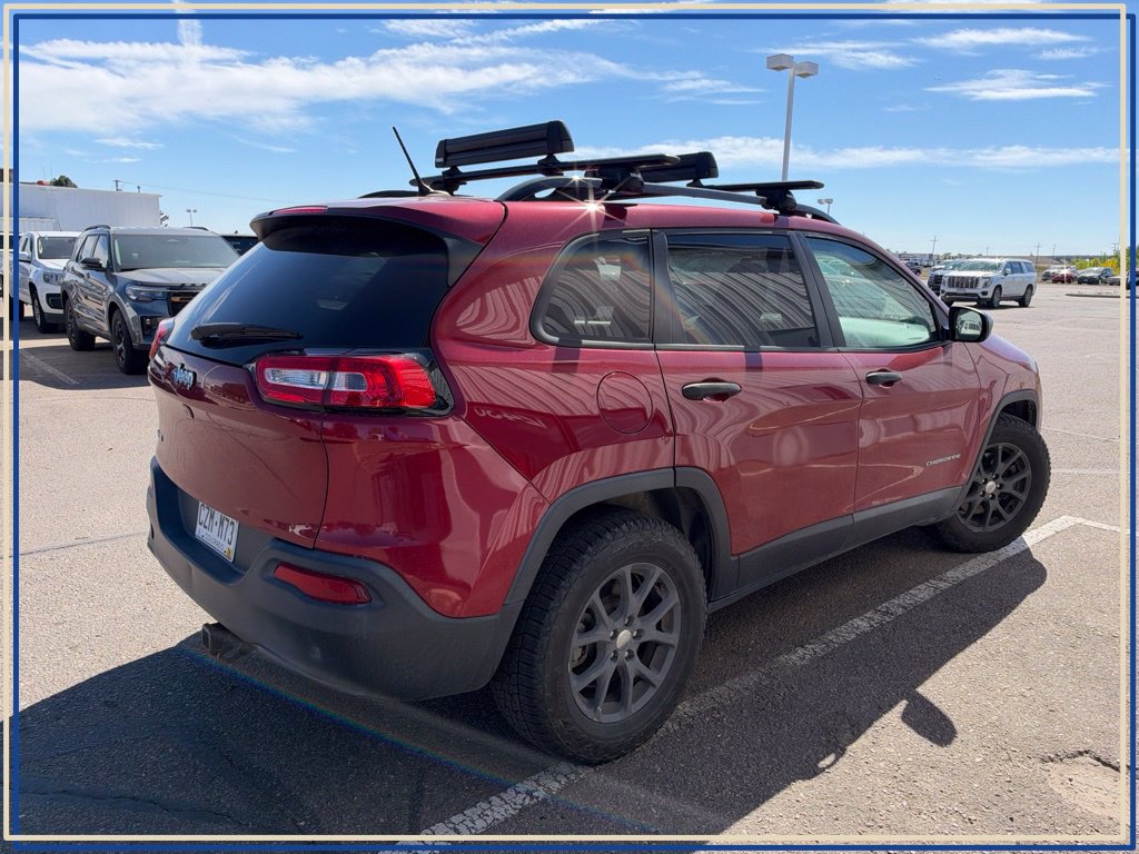 Used 2017 Jeep Cherokee Sport w/ Cold Weather Group AWD/4WD image 3