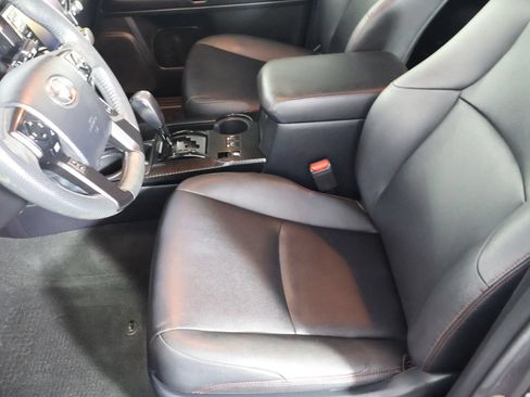 Used 2020 Toyota 4Runner Venture w/ Moonroof Package AWD/4WD image 23
