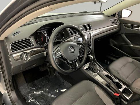 Used 2017 Volkswagen Passat 1.8T SE w/ SE Lighting Package FWD image 17