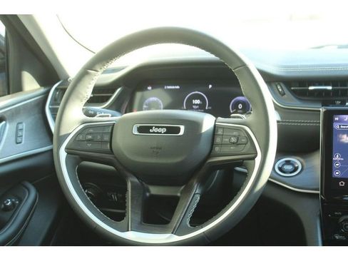 Used 2023 Jeep Grand Cherokee Limited w/ Luxury Tech Group II AWD/4WD image 16