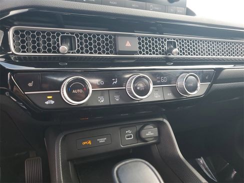 Certified 2023 Honda Civic EX image 27
