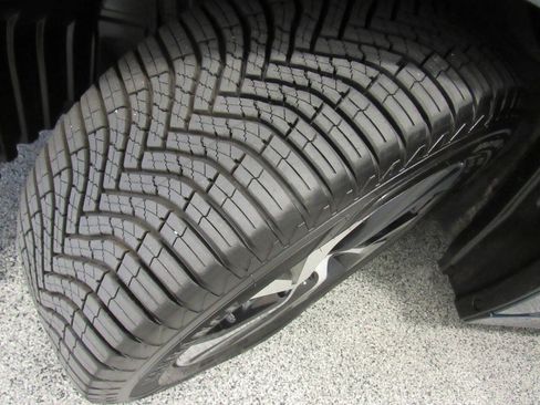 Used 2025 Subaru Legacy AWD/4WD image 17