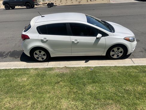 Used 2016 Kia Forte LX FWD image 11