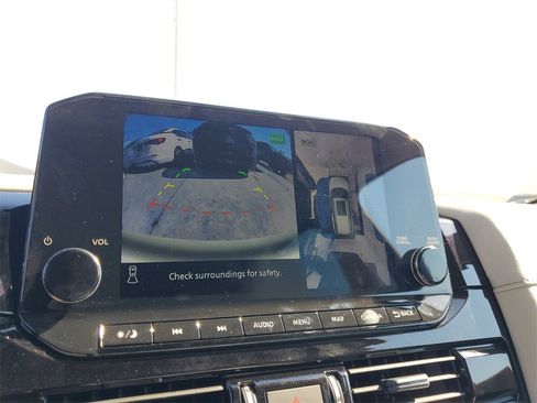 New 2025 Nissan Pathfinder SL w/ Black Appearance Package image 11